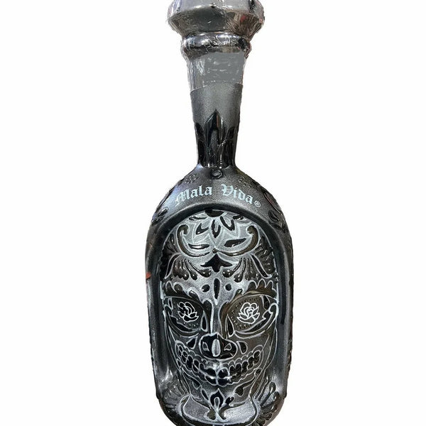 Dos Artes x Mala Vida Limited Edition Extra Anejo Tequila 1L hand-painted ceramic skull decanter